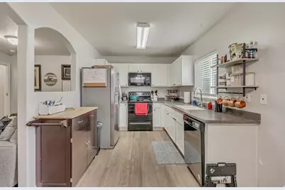 2012 N Belmont Dr, Saratoga Springs, UT 84045 - Photo 6