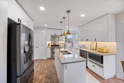 2111 Glacier View Dr, Sandy, UT 84092 - Photo 10