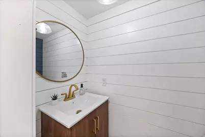 2111 Glacier View Dr, Sandy, UT 84092 - Photo 14