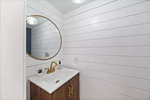 2111 Glacier View Dr, Sandy, UT 84092 - Photo 14