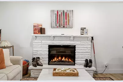 7027 S Ponderosa Dr, Cottonwood Heights, UT 84121 - Photo 12