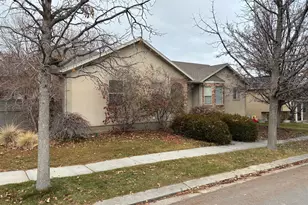 7657 N Ranches Pkwy E, Eagle Mountain, UT 84005 - Photo 2