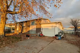 1413 S David Dr, Syracuse, UT 84075 - Photo 2