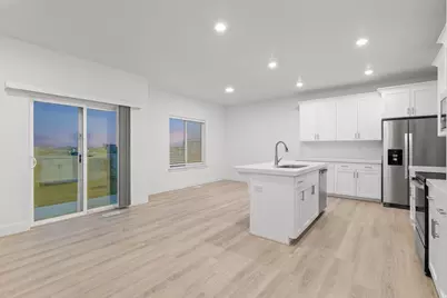 1532 E Lynx Ln, Eagle Mountain, UT 84005 - Photo 6