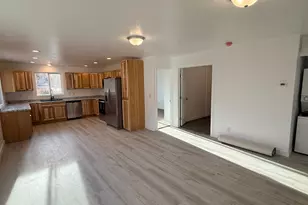 886 Wood St, Ogden, UT 84404 - Photo 4