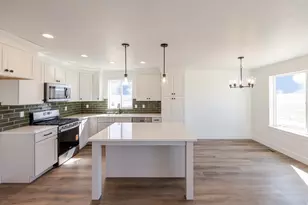 4463 N Broadsword Ln, Eagle Mountain, UT 84005 - Photo 6