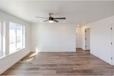 4463 N Broadsword Ln #101, Eagle Mountain, UT 84005 - Photo 10