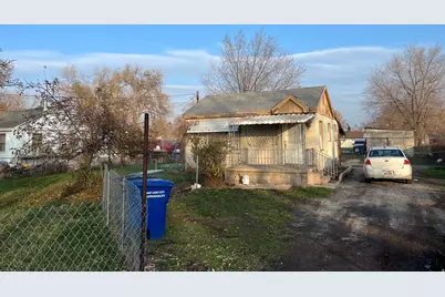 1067 S Navajo St W, Salt Lake City, UT 84104 - Photo 1