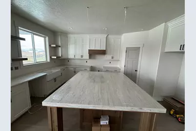 2524 W 2950 N, Farr West, UT 84404 - Photo 8