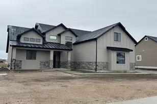 2524 W 2950 N, Farr West, UT 84404 - Photo 2