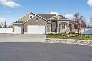 731 S 3050 W, Syracuse, UT 84075 - Photo 2