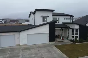 1645 E Greenley Hill Dr, Eagle Mountain, UT 84005 - Photo 2