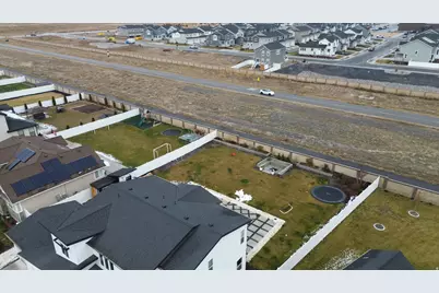 1645 E Greenley Hill Dr, Eagle Mountain, UT 84005 - Photo 4