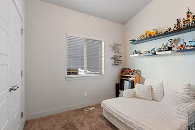 7559 N Silver Park Dr, Eagle Mountain, UT 84005 - Photo 18