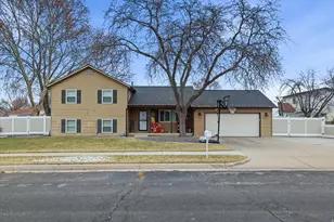 1154 W 2600 N, Clinton, UT 84015 - Photo 2