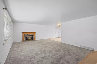 1266 E 3125 N, Layton, UT 84040 - Photo 4
