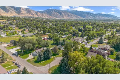 291 N Main St, Hyde Park, UT 84318 - Photo 36