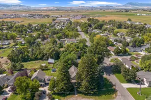 291 N Main St, Hyde Park, UT 84318 - Photo 34