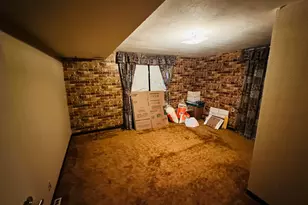 2877 E Delsa Dr S, Holladay, UT 84124 - Photo 10