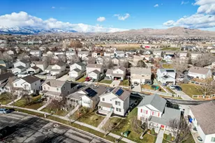 7847 N Saddleback Dr E, Eagle Mountain, UT 84005 - Photo 32