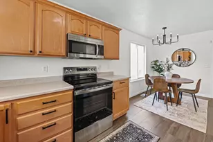 7847 N Saddleback Dr E, Eagle Mountain, UT 84005 - Photo 10