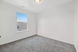 7847 N Saddleback Dr E, Eagle Mountain, UT 84005 - Photo 16