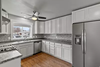 820 Hillcrest Ave, Logan, UT 84321 - Photo 6