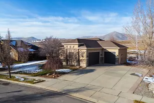 9225 N Mount Airey Dr, Eagle Mountain, UT 84005 - Photo 4