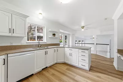 3759 S Huntington Dr, Bountiful, UT 84010 - Photo 14