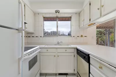 6925 S Lexington Dr W, West Jordan, UT 84084 - Photo 8