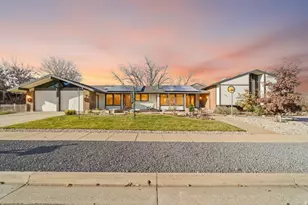 796 S Nancy Dr E, South Ogden, UT 84403 - Photo 1