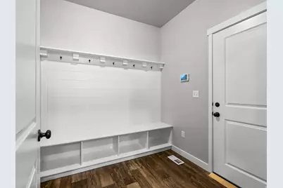 1077 S Red Barn View Dr, Santaquin, UT 84655 - Photo 14