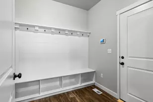 1077 S Red Barn Vw Dr, Santaquin, UT 84655 - Photo 14