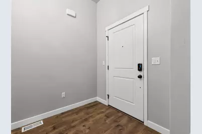 1077 S Red Barn View Dr, Santaquin, UT 84655 - Photo 8