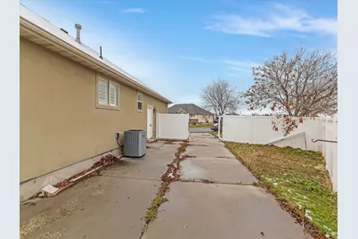 464 E Winchester Dr N, Stansbury Park, UT 84074 - Photo 26