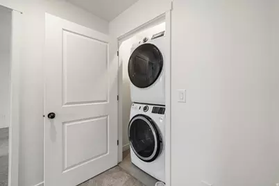 70 E Weekes Way, Clearfield, UT 84015 - Photo 14