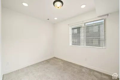 70 E Weekes Way, Clearfield, UT 84015 - Photo 14