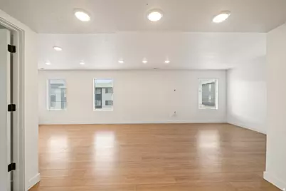 70 E Weekes Way, Clearfield, UT 84015 - Photo 6