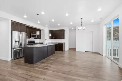 1290 E 480 S, Hyrum, UT 84319 - Photo 10