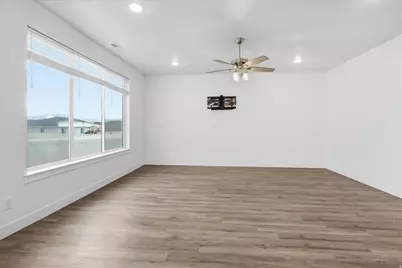 1290 E 480 S, Hyrum, UT 84319 - Photo 8