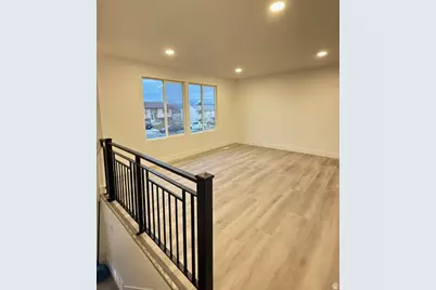 5271 W Begonia Cir, West Jordan, UT 84081 - Photo 2