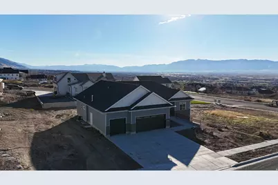 866 E 130 N, Hyde Park, UT 84318 - Photo 1