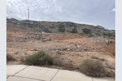 427 S 2250 W #25, Hurricane, UT 84737 - Photo 2