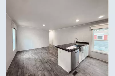 75 W 250 N #84, Clearfield, UT 84015 - Photo 6