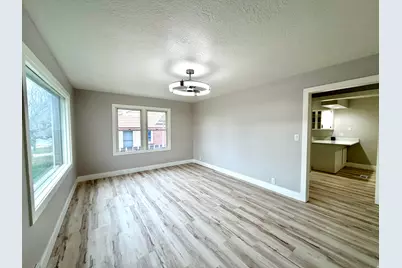 260 S 700 E, Clearfield, UT 84015 - Photo 2