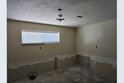 160 S Center St, Wellington, UT 84542 - Photo 14