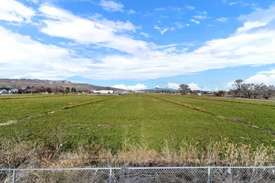 272 W 400 N, Tremonton, UT 84337 - Photo 24