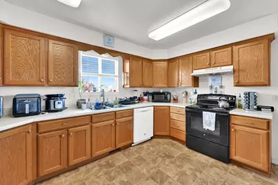 272 W 400 N, Tremonton, UT 84337 - Photo 16