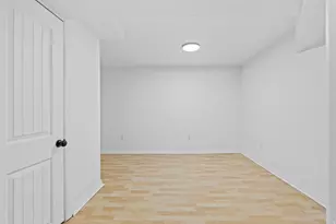 889 N 900 W, Salt Lake City, UT 84116 - Photo 32