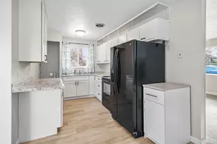 359 E 8400 S, Sandy, UT 84070 - Photo 12